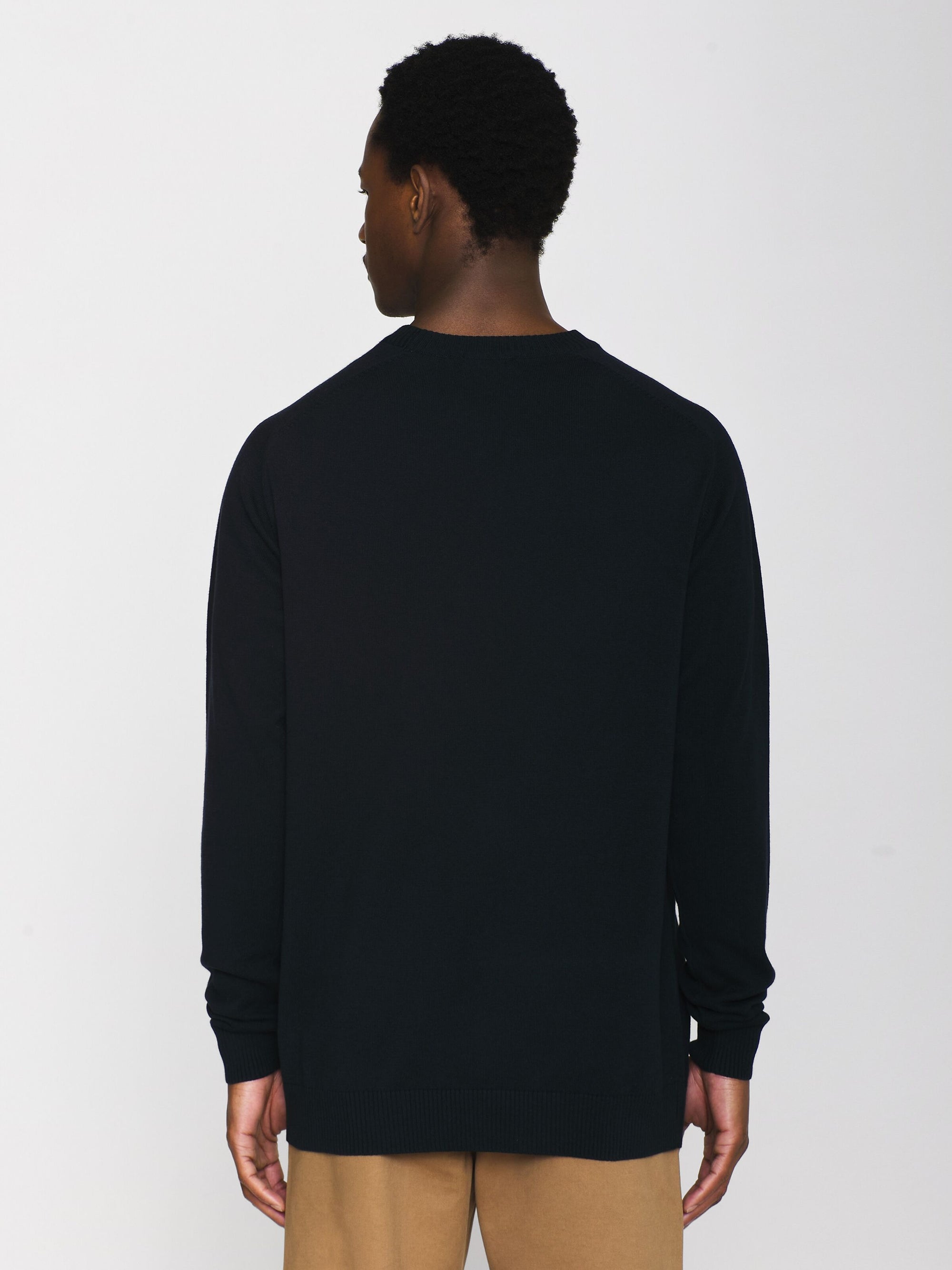 Regular merino knit crew neck