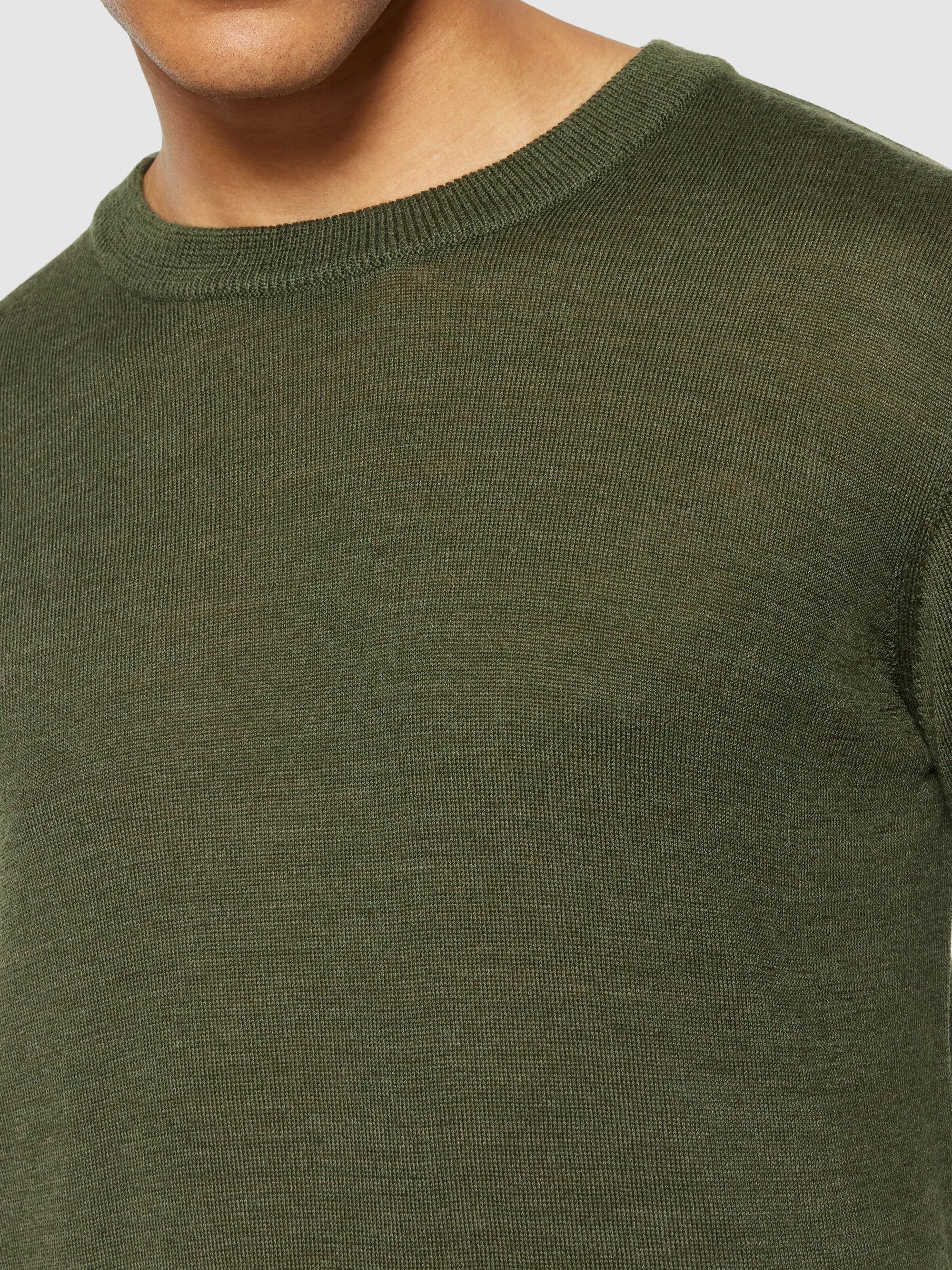 Regular merino knit crew neck