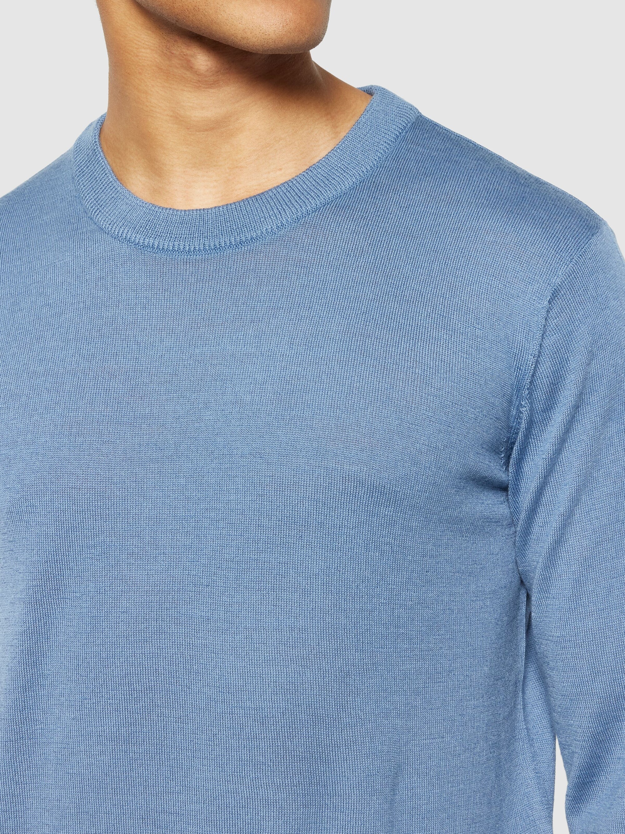 Regular merino knit crew neck