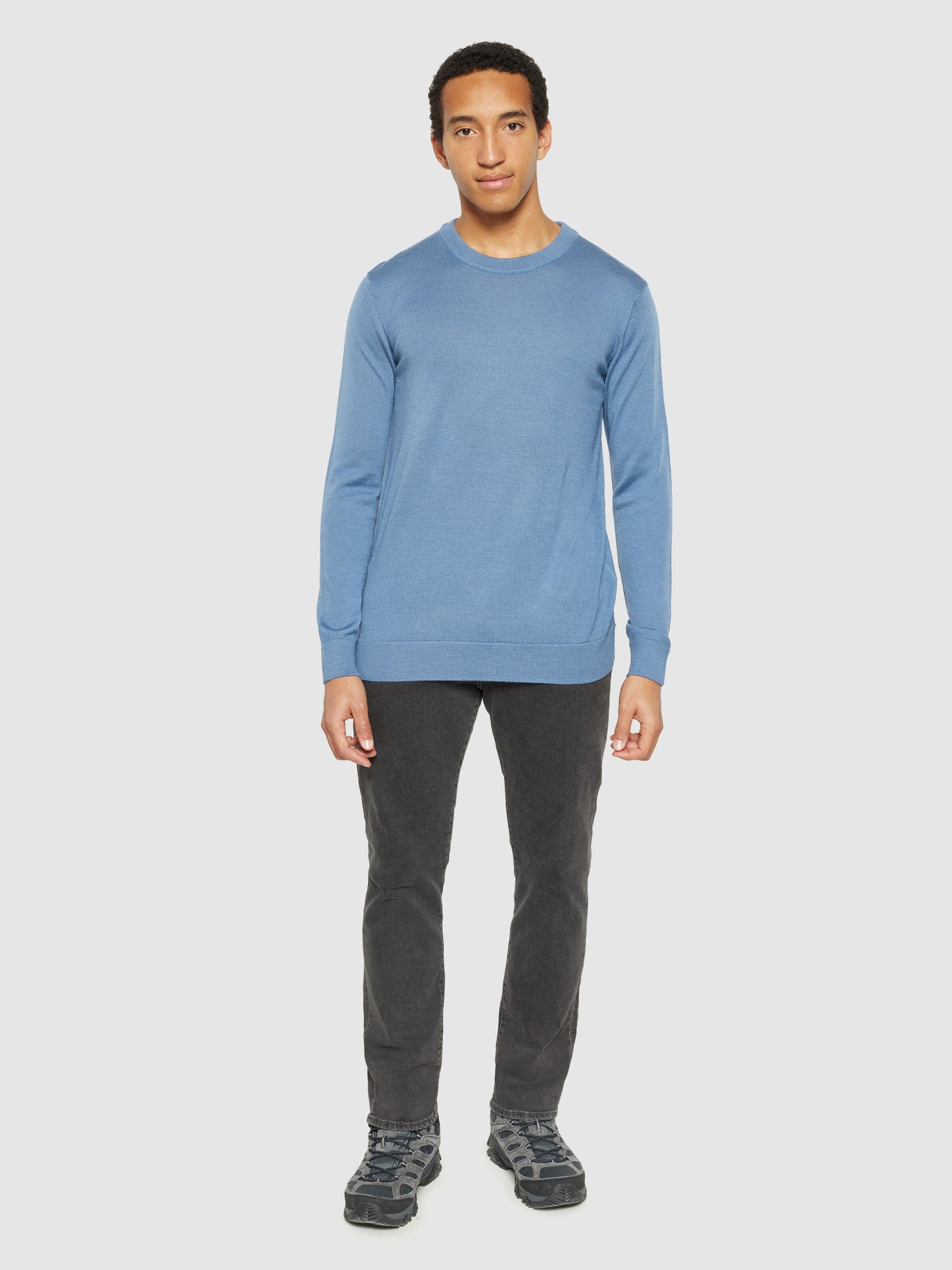 Regular merino knit crew neck